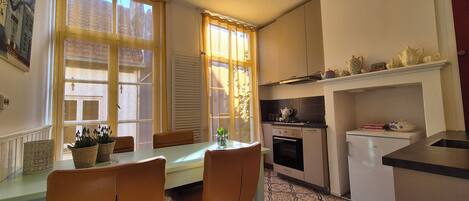 Oven, stovetop