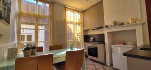 Oven, stovetop - Appartement in het Oude Centrum van Zutphen (Zutphen)