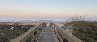 Beachside Retreat-courtyard Villa~beachside 2 Bedroom Condo by RedAwning