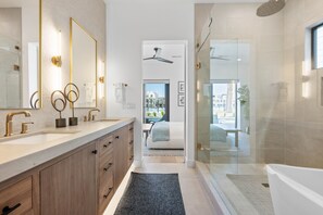 Maison, plusieurs chambres | Salle de bain