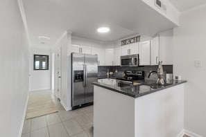 Apartment, 3 Schlafzimmer | Eigene Küche | Kühlschrank, Ofen, Wasserkocher mit Kaffee-/Teezubehör, Toaster