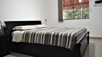 Vila | 6 quartos, escrivaninha