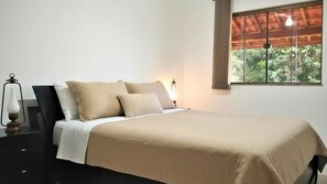 Villa | 6 bedrooms, desk