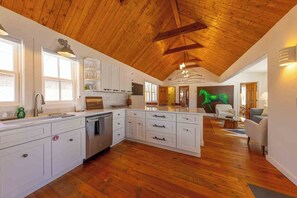 Fridge, microwave, oven, stovetop - NEW LISTING! New build on Coal Creek, steps away from Elk Ave! (Crested Butte)