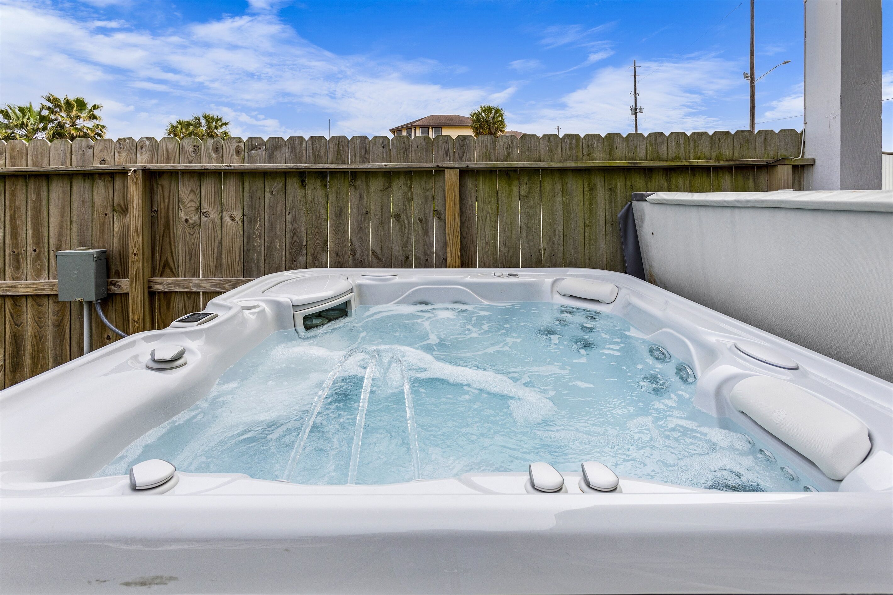Scenic Bayfront Combo House w/Hot Tub+Private Pier