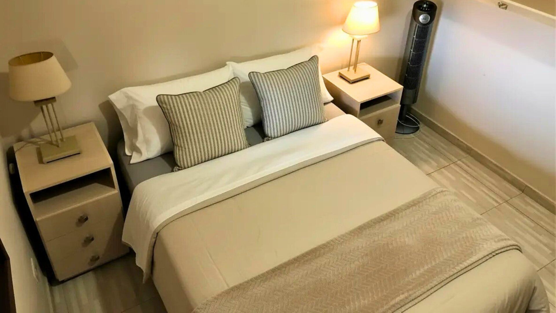 3 عدّة غرف نوم ومكتب