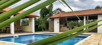 Casa de Campo com Piscina e Churrasqueira