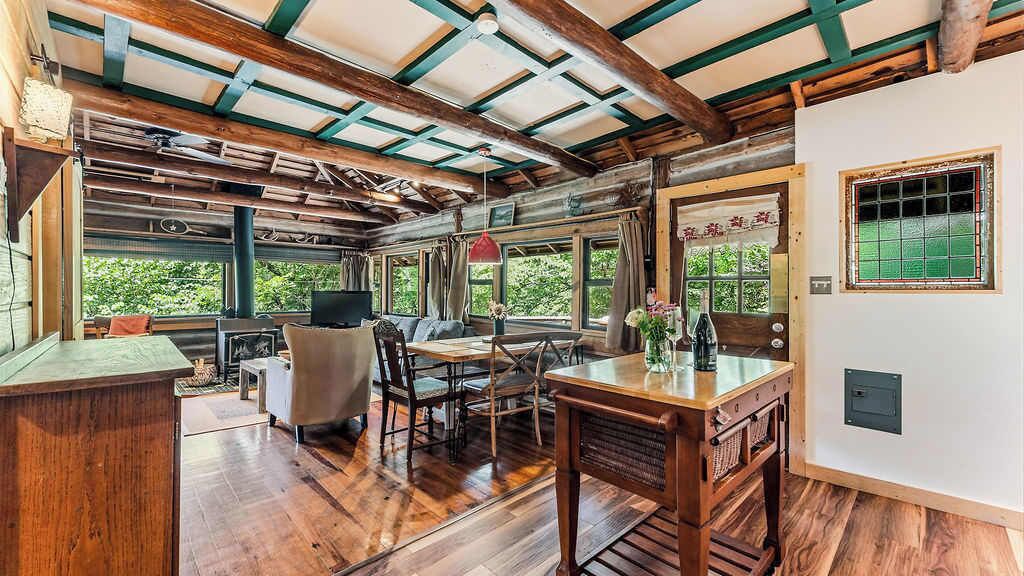 Historic Cabin, Peaceful, Waterside, Patio Firepit - Eureka Springs, AR