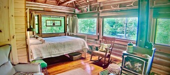 Historic Cabin, Peaceful, Waterside, Patio Firepit