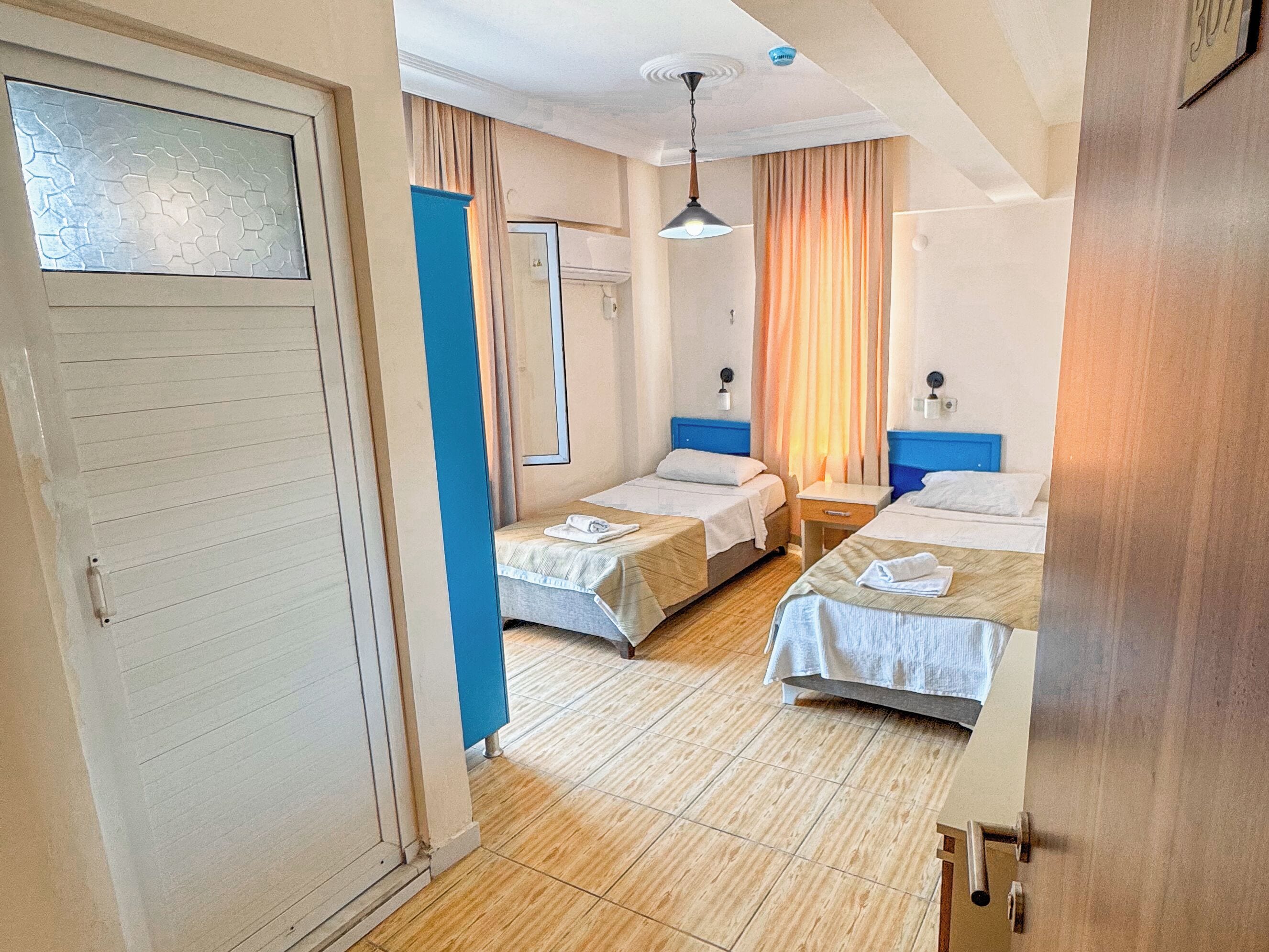 Economy Twin Room | Free WiFi, bed sheets