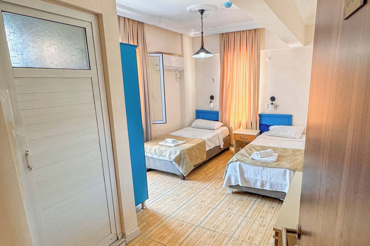 Economy Twin Room | WiFi (free), bed sheets