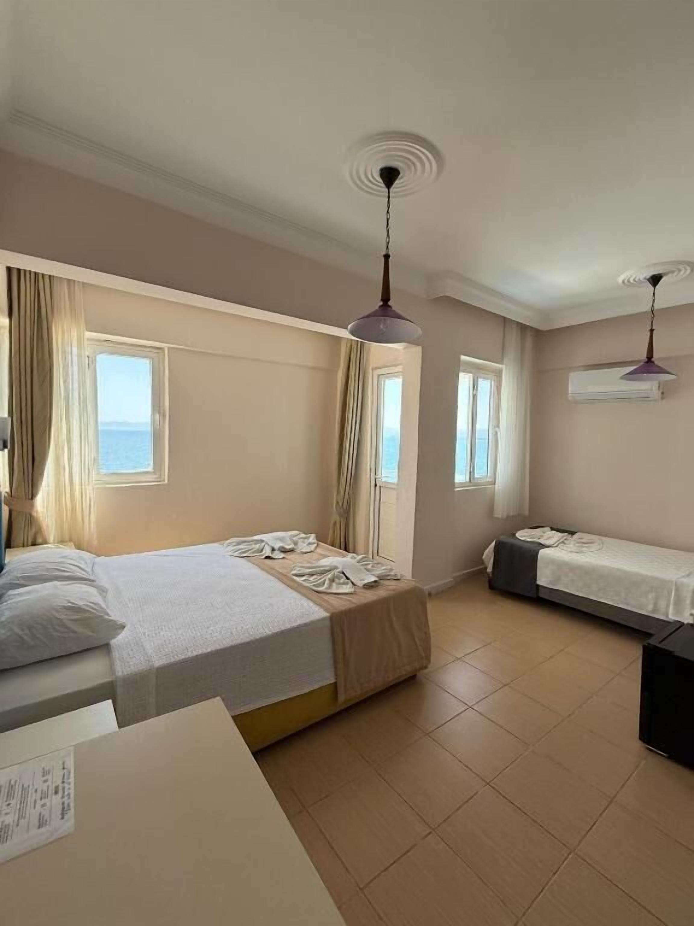 Comfort Triple Room, Sea View | Free WiFi, bed sheets