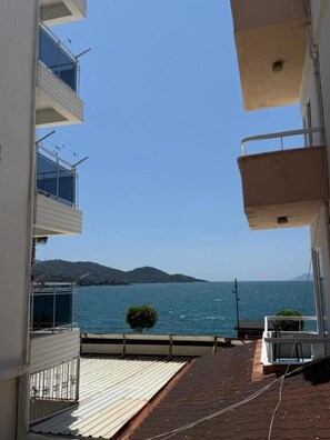 Economy Triple Room | Free WiFi, bed sheets - Er-Öz Hotel & Restaurant (Fethiye)