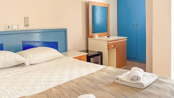 Economy Double Room | WiFi (free), bed sheets