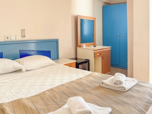 Economy Double Room | Free WiFi, bed sheets