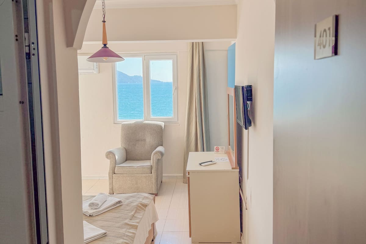 Comfort Double Room, Sea View | WiFi (free), bed sheets