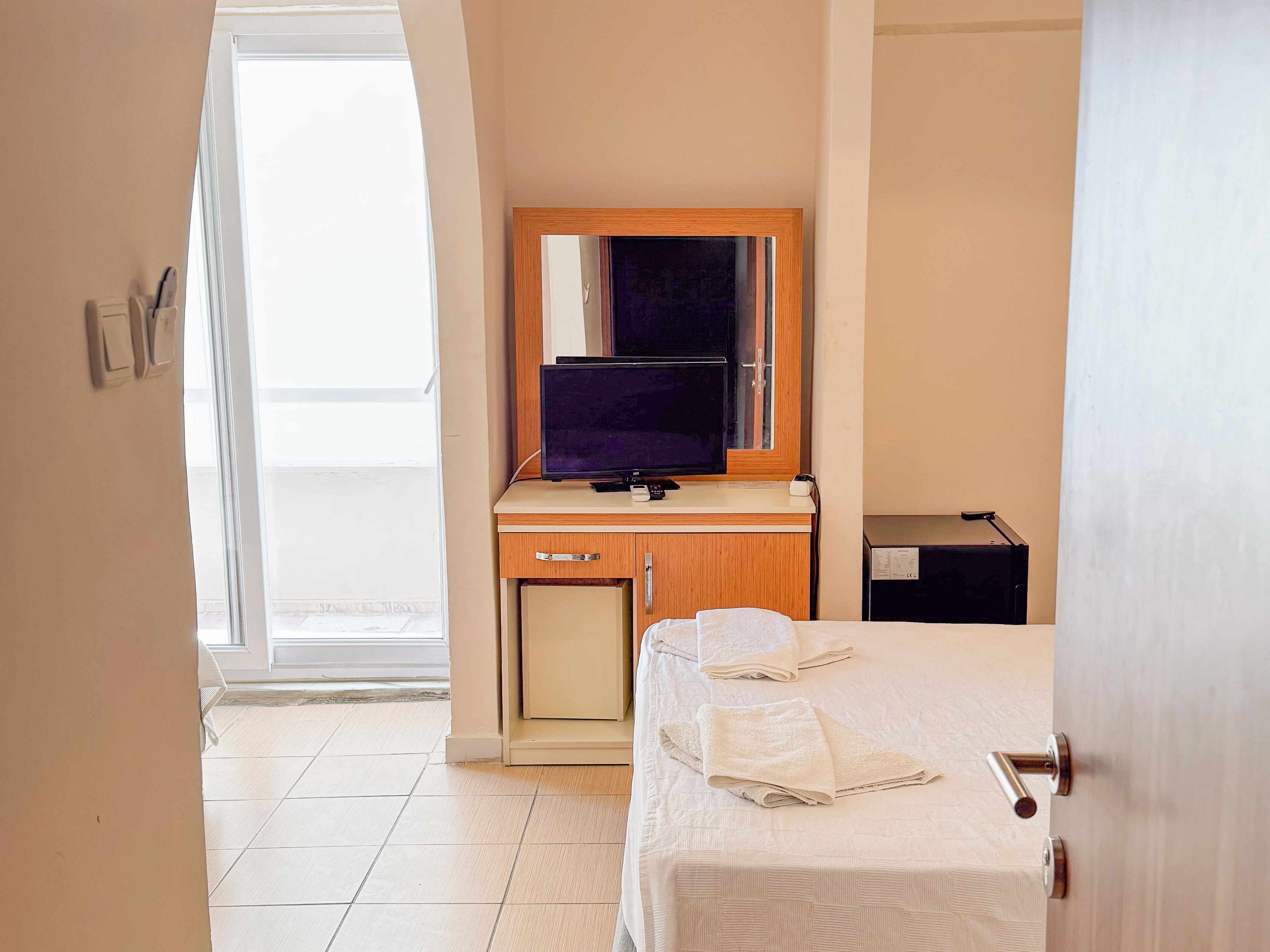 Economy Triple Room | Free WiFi, bed sheets