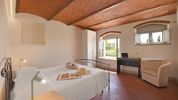 Vila Bulan Madu, beberapa kamar, tepi gunung (Amazing Villa Chimera Green 10) | 5 kamar tidur, setrika/meja setrika, Wi-Fi gratis, dan seprai linen