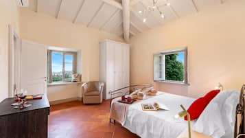 Vila lua de mel, vários quartos, ao lado da montanha (Villa Chimera Green 10 with Pool &) | 5 quartos, Wi-Fi