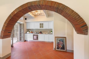 Honeymoon Villa, Multiple Bedrooms, Mountainside (Amazing Villa Chimera Green 10) | Private kitchen