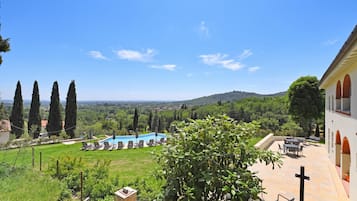 Vila lua de mel, vários quartos, ao lado da montanha (Villa Chimera Green 10 with Pool &) | Terraço/pátio