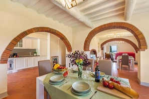 Honeymoon Villa, Multiple Bedrooms, Mountainside (Villa Chimera Green 10 with Pool &) | Dining