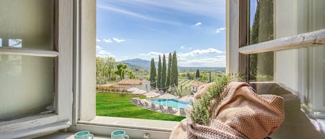 Honeymoon Villa, Multiple Bedrooms, Mountainside (Villa Chimera Green 10 with Pool &) | Interior