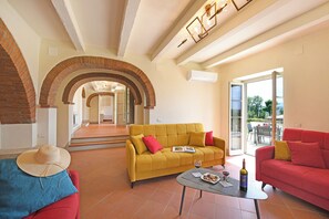 Honeymoon Villa, Multiple Bedrooms, Mountainside (Villa Chimera Green 10 with Pool &) | Interior - Amazing Villa Chimera Green 10 Pool&Gym  (Arezzo)