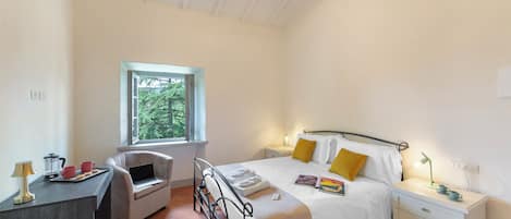 Honeymoon Villa, Multiple Bedrooms, Mountainside (Villa Chimera Green 10 with Pool &) | 5 bedrooms, iron/ironing board, free WiFi, bed sheets