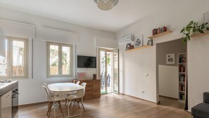 Leilighet – city | Spiseområde på rommet
