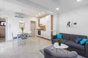 TV - Exclusive apartment near the sea (Funtana)