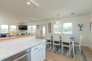 Dining - Surf Shack on DuneWay-EV Charger & steps to Beach with Hot Tub! (Avon)