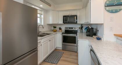 Surf Shack on DuneWay-EV Charger & steps to Beach!