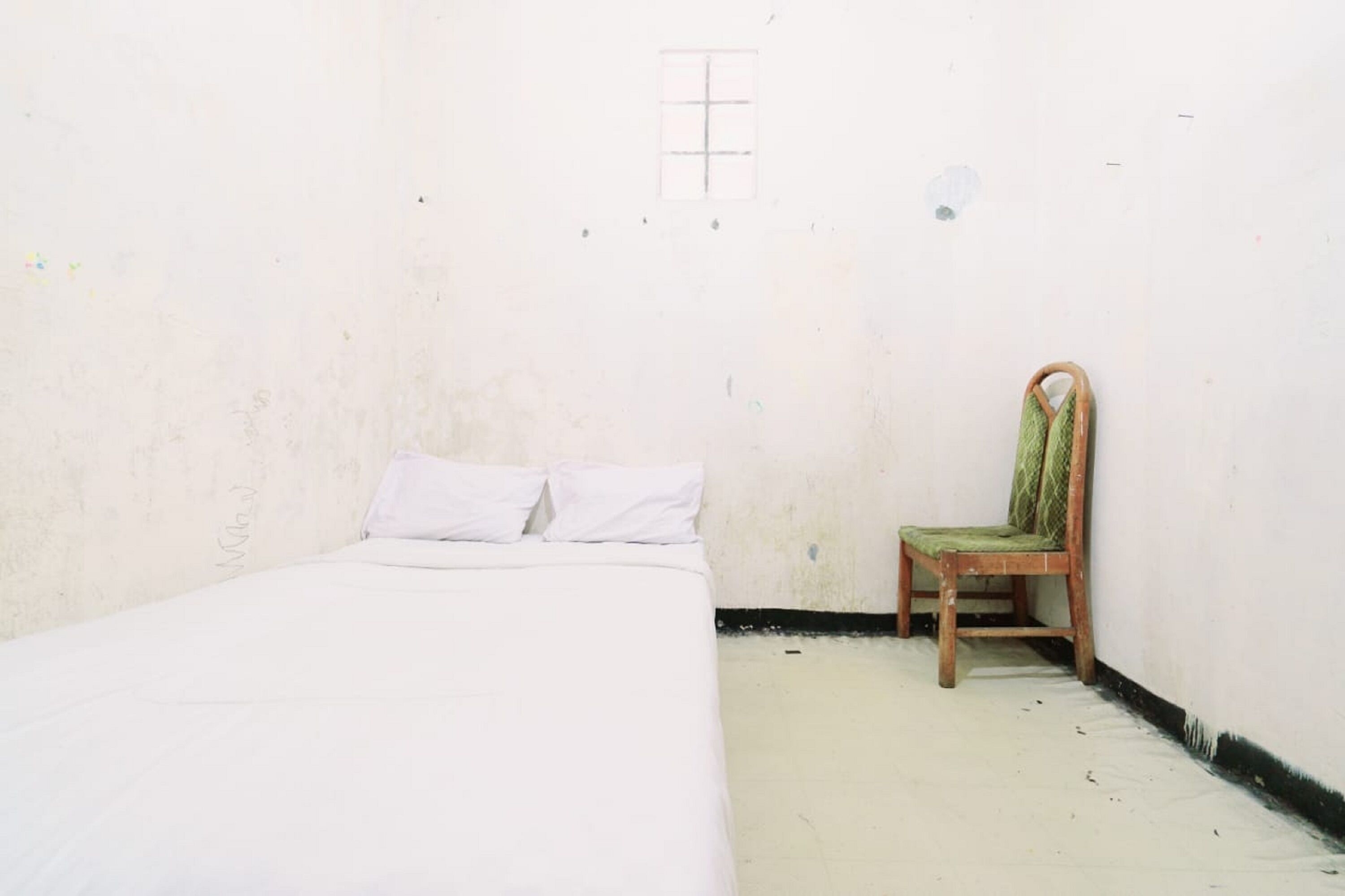 Kamar Double Standar | Seprai linen