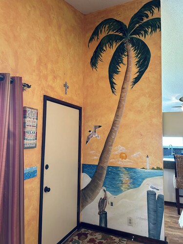 Welcome to Sunset Chateau! This split level 4/2 house close to the beach!