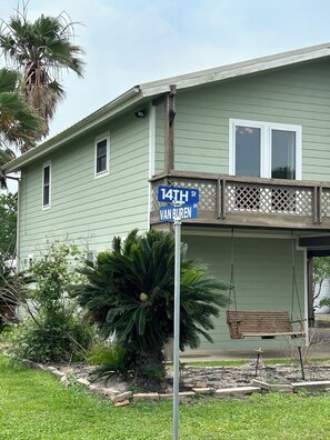 Exterior - Welcome to Sunset Chateau! This split level 4/2 house close to the beach! (Port O'Connor)