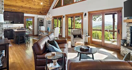 Welcome to Grandview Lodge! A 4 bedroom, 4 bath Mountain Sanctuary with Mtn View