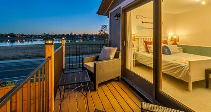 Luxury Lakeview Home Near, Private Heated Pool Open, Near Denver, Walkable Lake, Dog OK