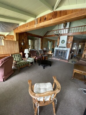 Interior - PET FRIENDLY WITH A SANDY BEACH AND DOCK (Gray)