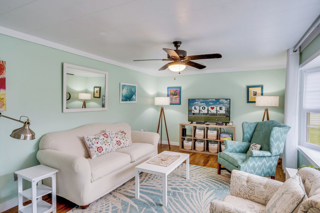 The Rose Cottage - Adorable and Affordable.
