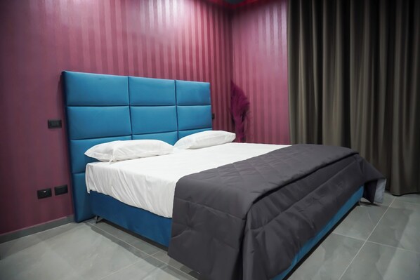 Egyptian cotton sheets, premium bedding, down duvets, pillow-top beds - HOTEL EL PAMAS (Mugnano di Napoli)