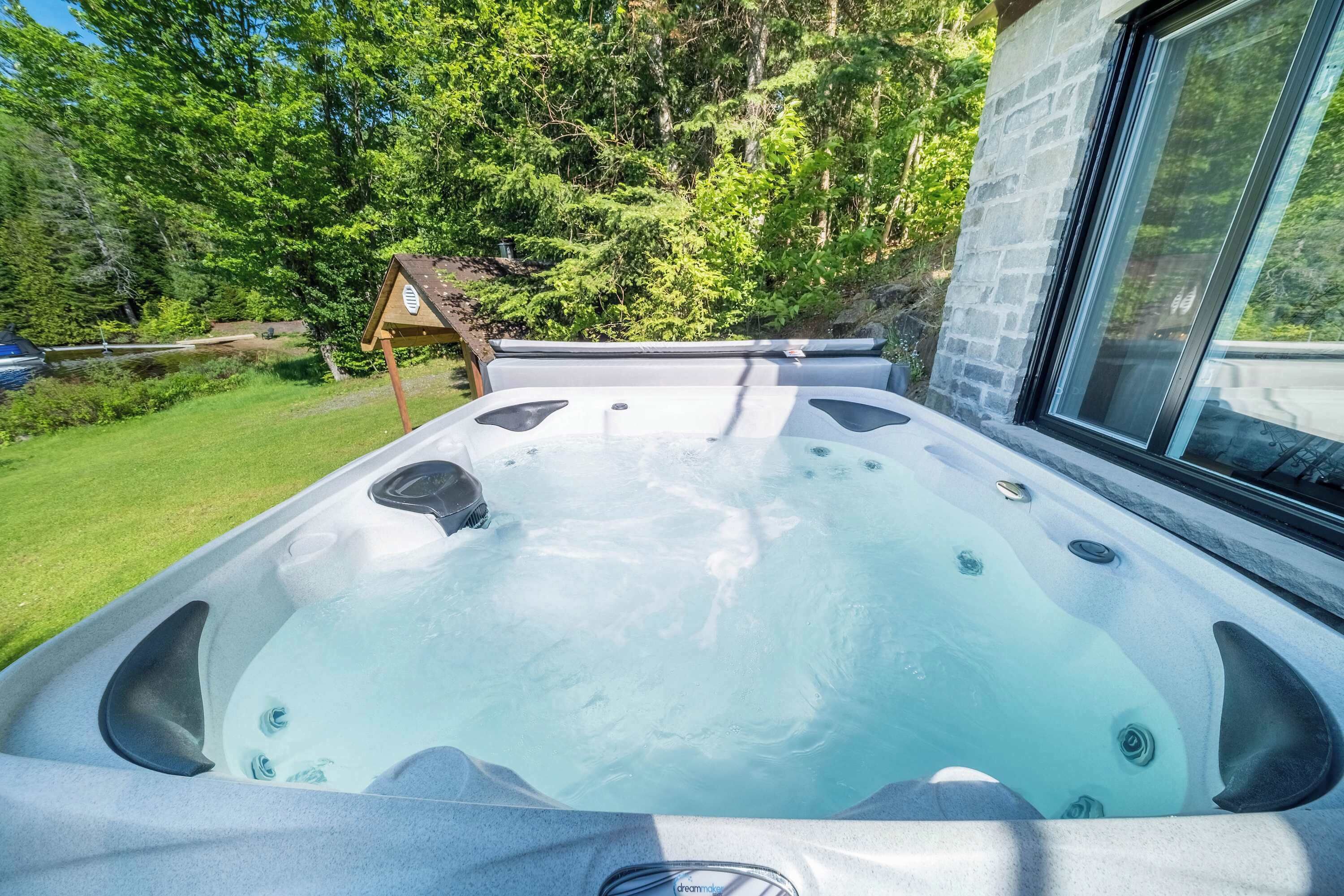 Bain à remous extérieur