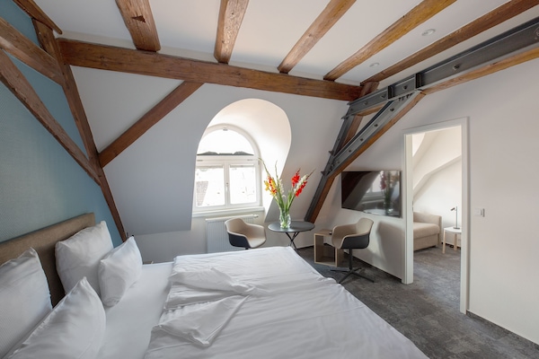 Habitación doble Confort, para no fumadores | Ropa de cama hipoalergénica y caja de seguridad en la habitación