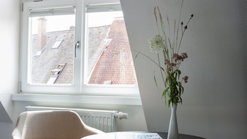 Comfort-Doppelzimmer, Nichtraucher | Allergikerbettwaren, Zimmersafe, individuell dekoriert