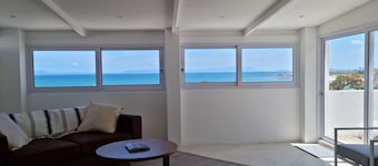 Kaya Moya, Sleeps 2, Modern and central with sea view
