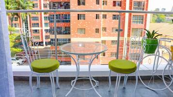 Classic Apartment | Balcony view