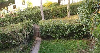 Maison de ville jumelée , 3 chambres, 104m2, piscine municipale a 3 minutes