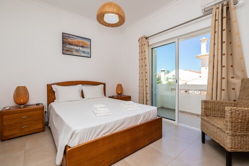 3 Schlafzimmer Villa mit privatem Pool in Strandnähe by AlgarveManta (23V3)