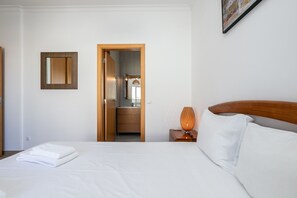 3 bedrooms, iron/ironing board, WiFi, bed sheets - 3 bedroom villa with private pool close to the beach by AlgarveManta (23V3) (Manta Rota)