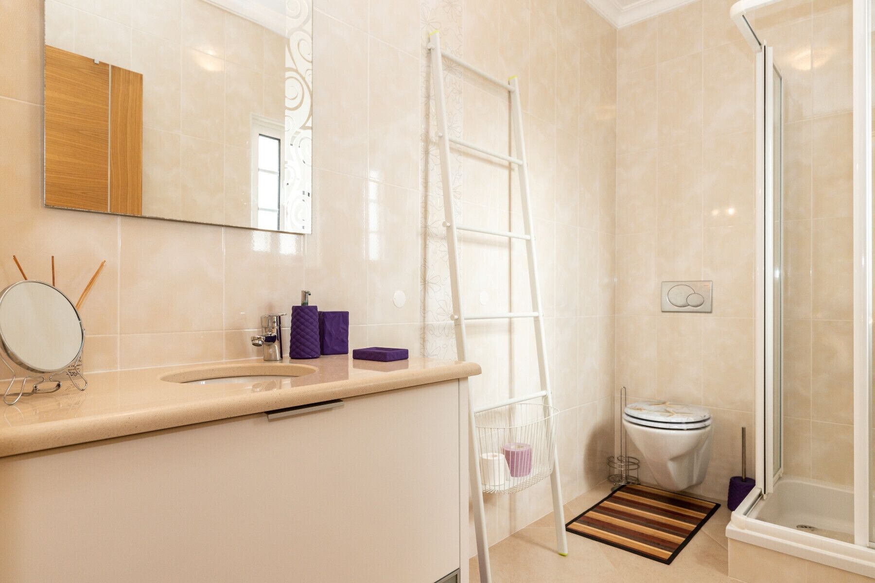 Shower, towels